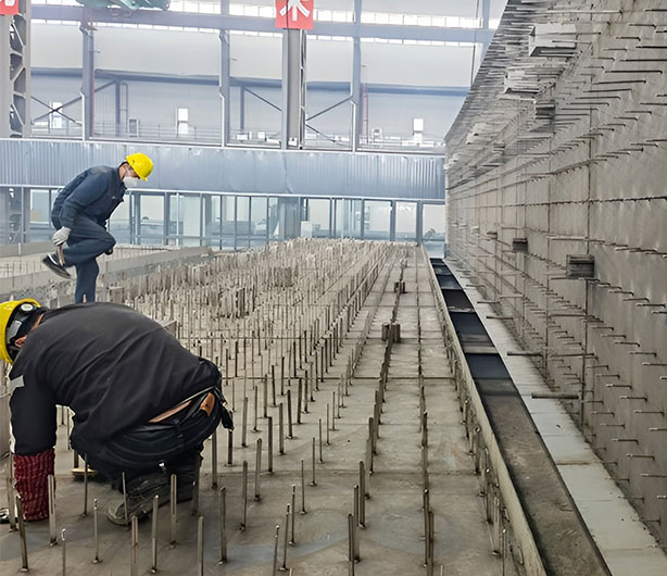 Ángulo de acero inoxidable en la construcción